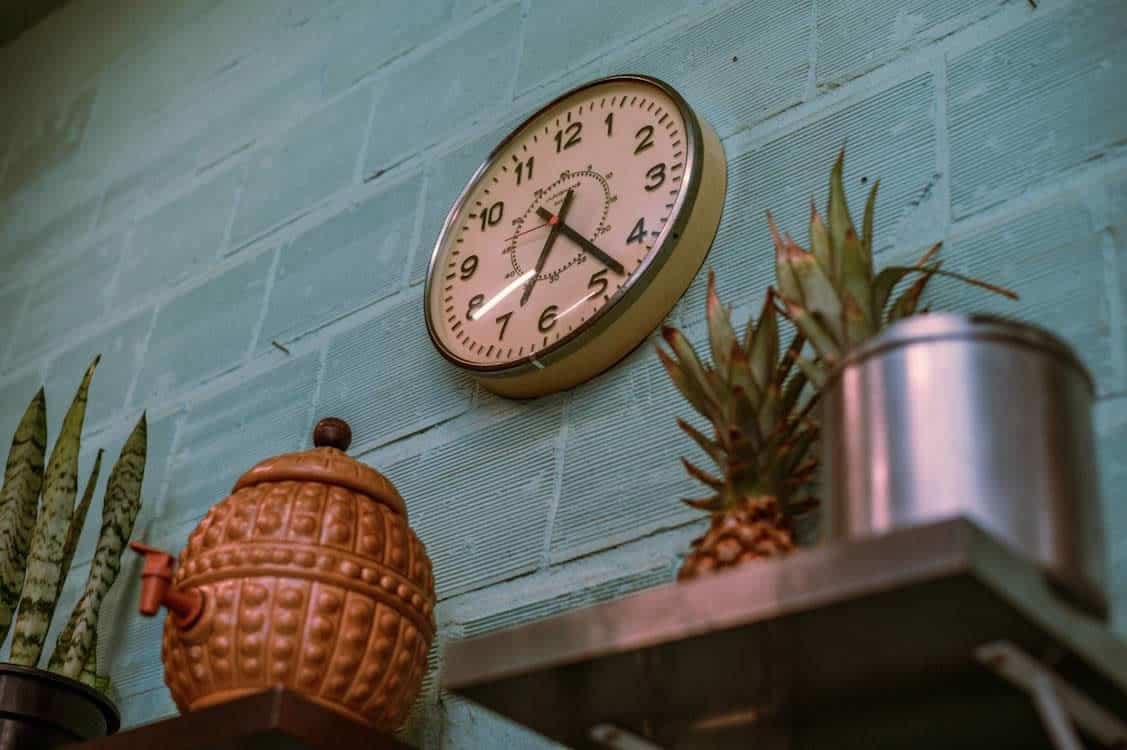 What Are Large Wall Clocks?
